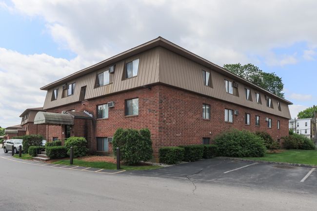 APT-1H - 25 Log St, Condo with 2 bedrooms, 1 bathrooms and null parking in Manchester NH | Image 16