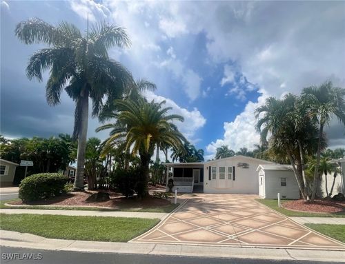 1352 Amethyst Lake Ln, NAPLES, FL, 34114-9200 | Card Image