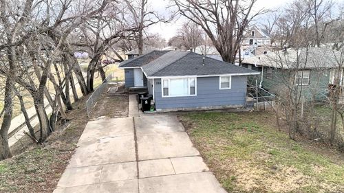 334-332-334 E Bond St, Salina, KS, 67401-4913 | Card Image