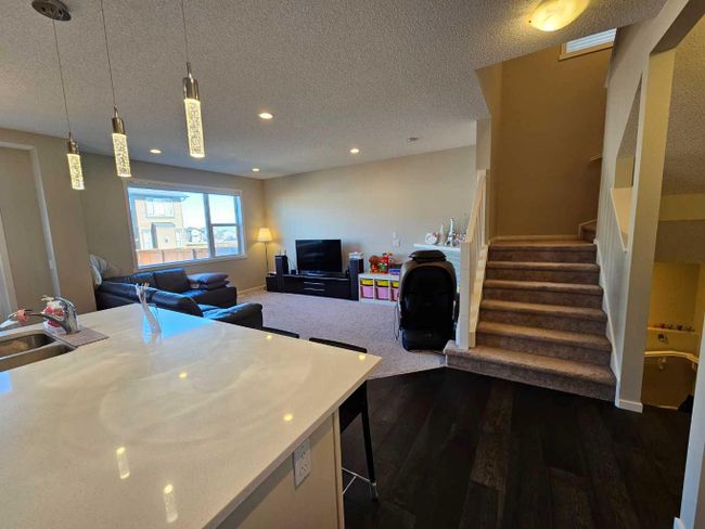 215 Nolancrest Rise Nw, Home with 3 bedrooms, 2 bathrooms and 4 parking in Calgary AB | Image 7
