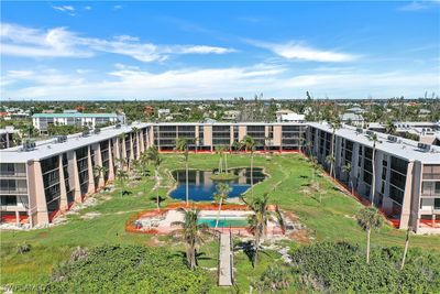 O206 - 1401 Middle Gulf Drive, Condo with 2 bedrooms, 2 bathrooms and null parking in Sanibel FL | Image 2