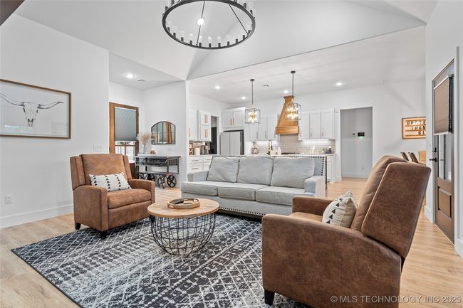 1013 Prairie View Rd, House other with 3 bedrooms, 2 bathrooms and null parking in Ardmore OK | Image 8