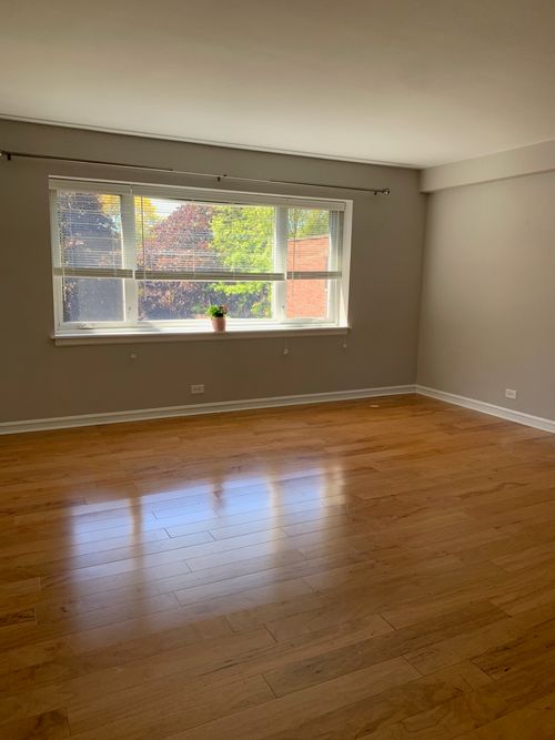 3-2611 Central St, Evanston, IL, 60201-6411 | Card Image