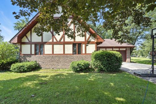 4205 Glen Oaks Dr, Crown Point, IN, 46307 | Card Image
