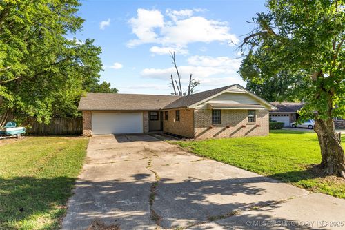 433 Gibson Dr, Seminole, OK, 74868-2612 | Card Image