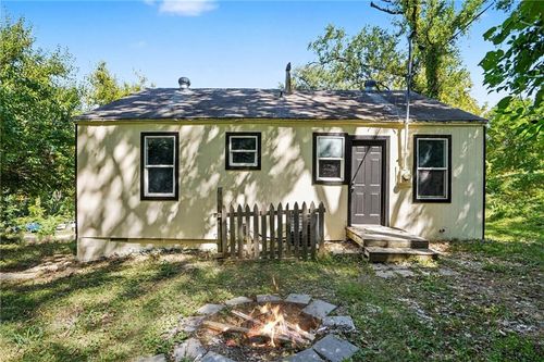 5129 Freeman Ave, Kansas City, KS, 66102-1627 | Card Image
