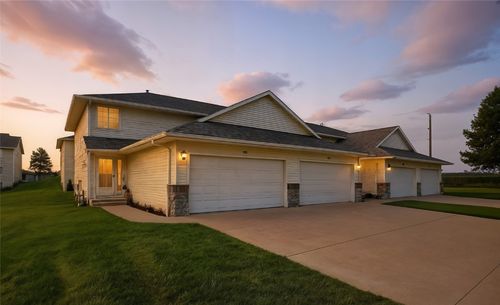4420 Saratoga Ct, Marion, IA, 52302-4724 | Card Image
