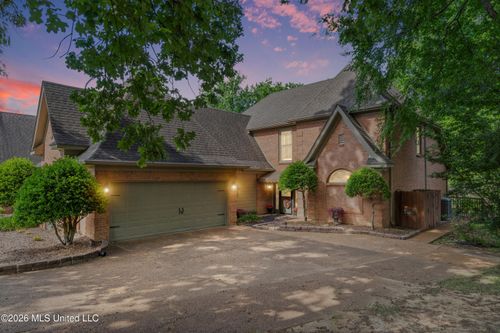 6675 Masters Dr, Olive Branch, MS, 38654-8228 | Card Image