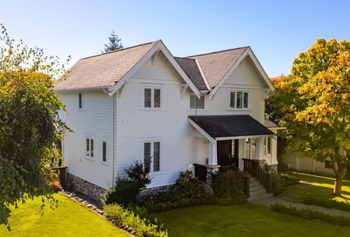 2040 W 58th Ave, Vancouver, BC, V6P1X4 | Card Image