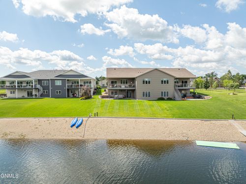 1002 Voyager Dr, Bismarck, ND, 58504-8865 | Card Image