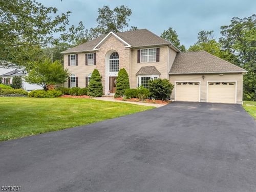 19 Lisa Dr, Budd Lake, NJ, 07828-1426 | Card Image