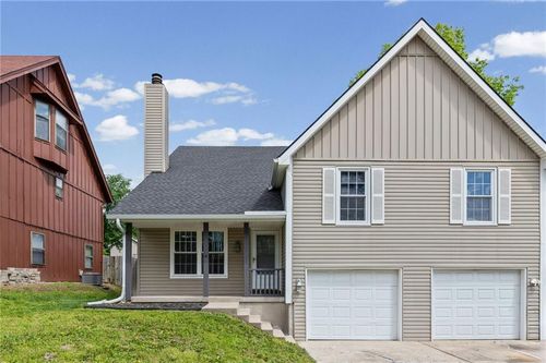 1422 La Chateau Dr, Liberty, MO, 64068-3304 | Card Image