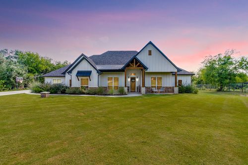 304 Red Roan Rdg, Weatherford, TX, 76087-7095 | Card Image