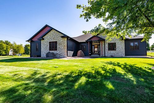 W7669 Fieldstone Ct, Holland, WI, 54636 | Card Image