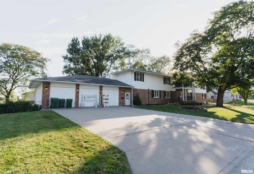807 3rd St, Durant, IA, 52747-7785 | Card Image
