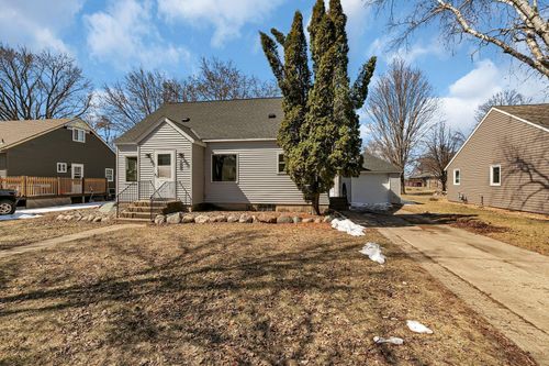 421 Prairie Ave S, Brooten, MN, 56316-4704 | Card Image