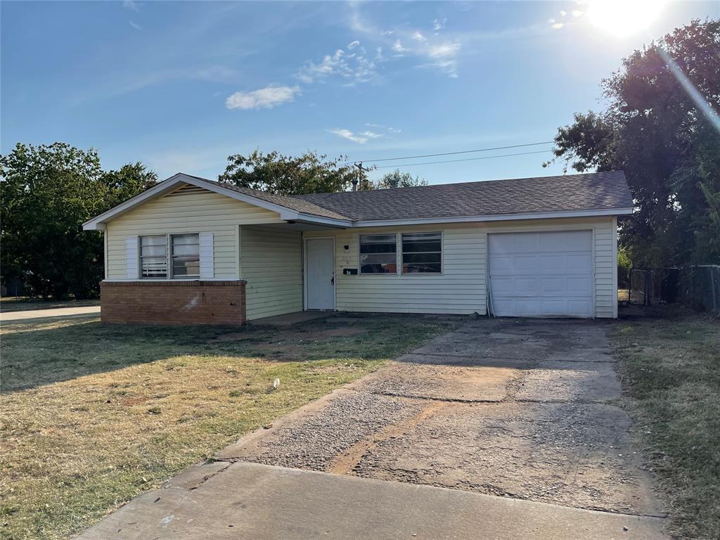 Parkwoods Ln, Oklahoma City, OK 73110