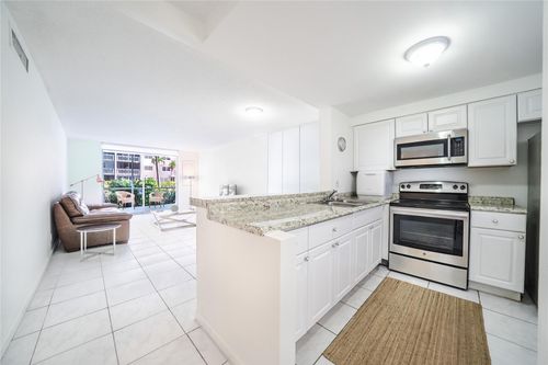 apt-103-501 Ne 14th Ave, Hallandale Beach, FL, 33009-3618 | Card Image