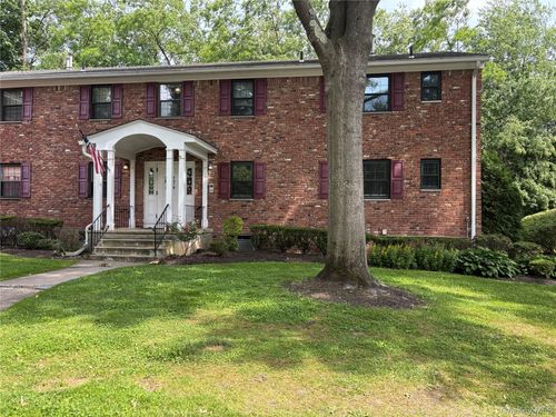 f-452 Somerset Dr, Pearl River, NY, 10965-1284 | Card Image