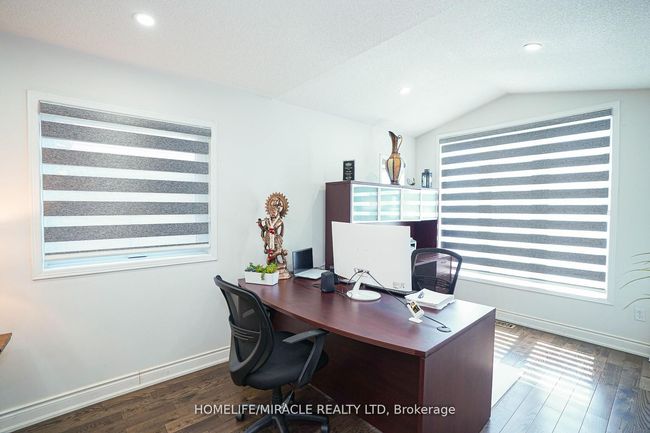 23 Hollowgrove Blvd, House other with 6 bedrooms, 5 bathrooms and 4 parking in Brampton ON | Image 4