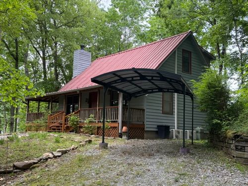 563 Parachute Rdg, Glenville, NC, 28736-8879 | Card Image