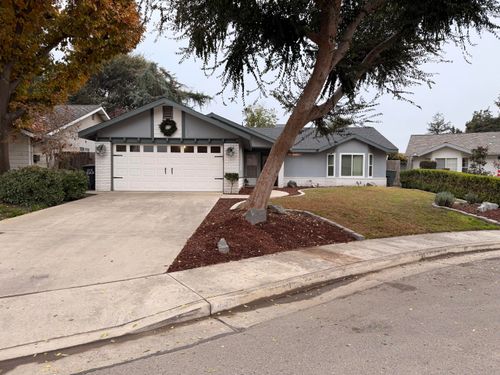 3623 E Acequia Ct, Visalia, CA, 93292-7062 | Card Image