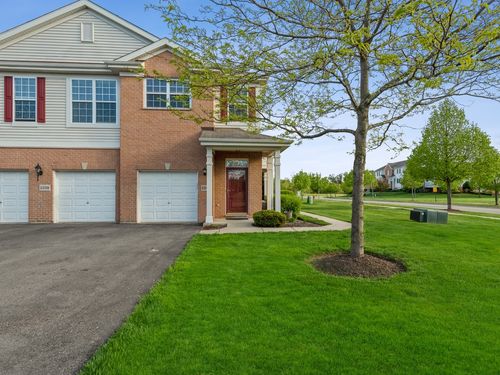30-b-2243 Concord Dr, McHenry, IL, 60050-8323 | Card Image