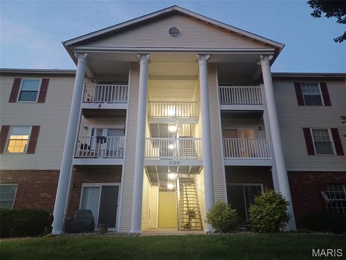 102-3129 Edwards Pl, Maryland Heights, MO, 63043-1827 | Card Image