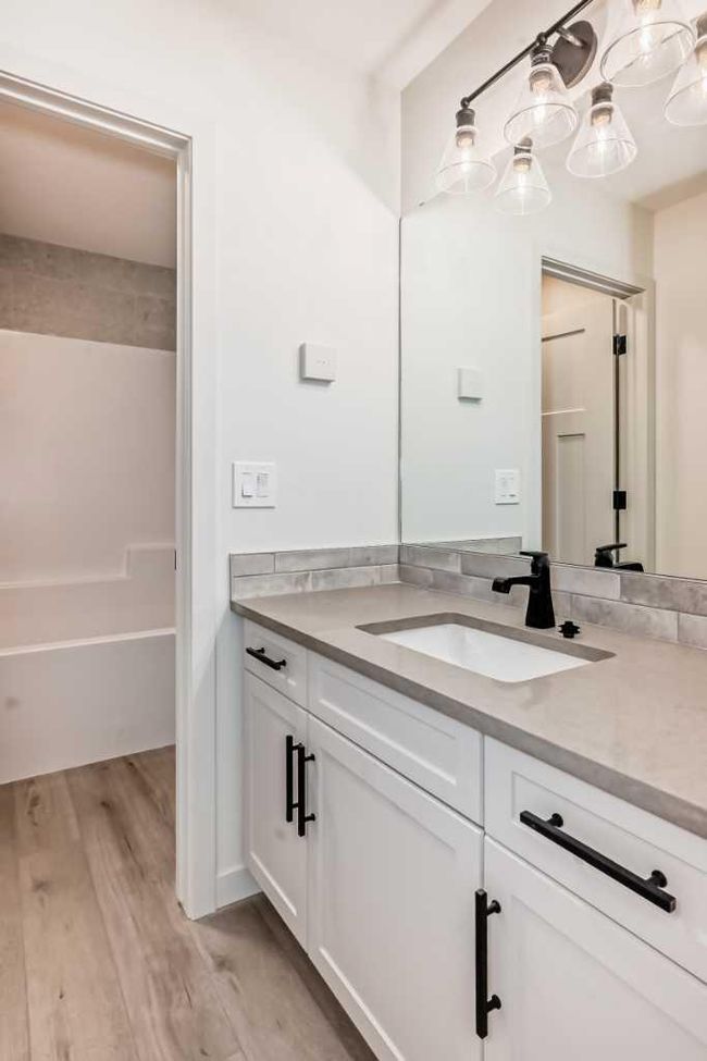 41 White Pelican Way, Home with 3 bedrooms, 2 bathrooms and 2 parking in Lomond AB | Image 13
