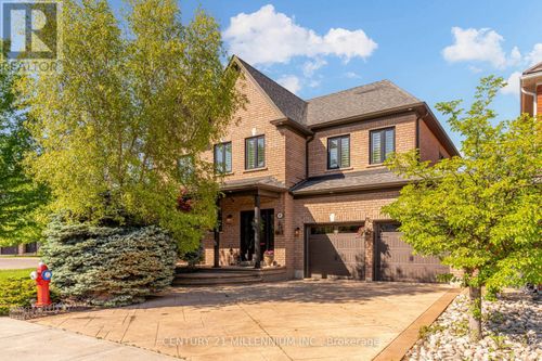 38 Hillson Court, Brampton (Vales of Castlemore), ON, L6P1C4 | Card Image