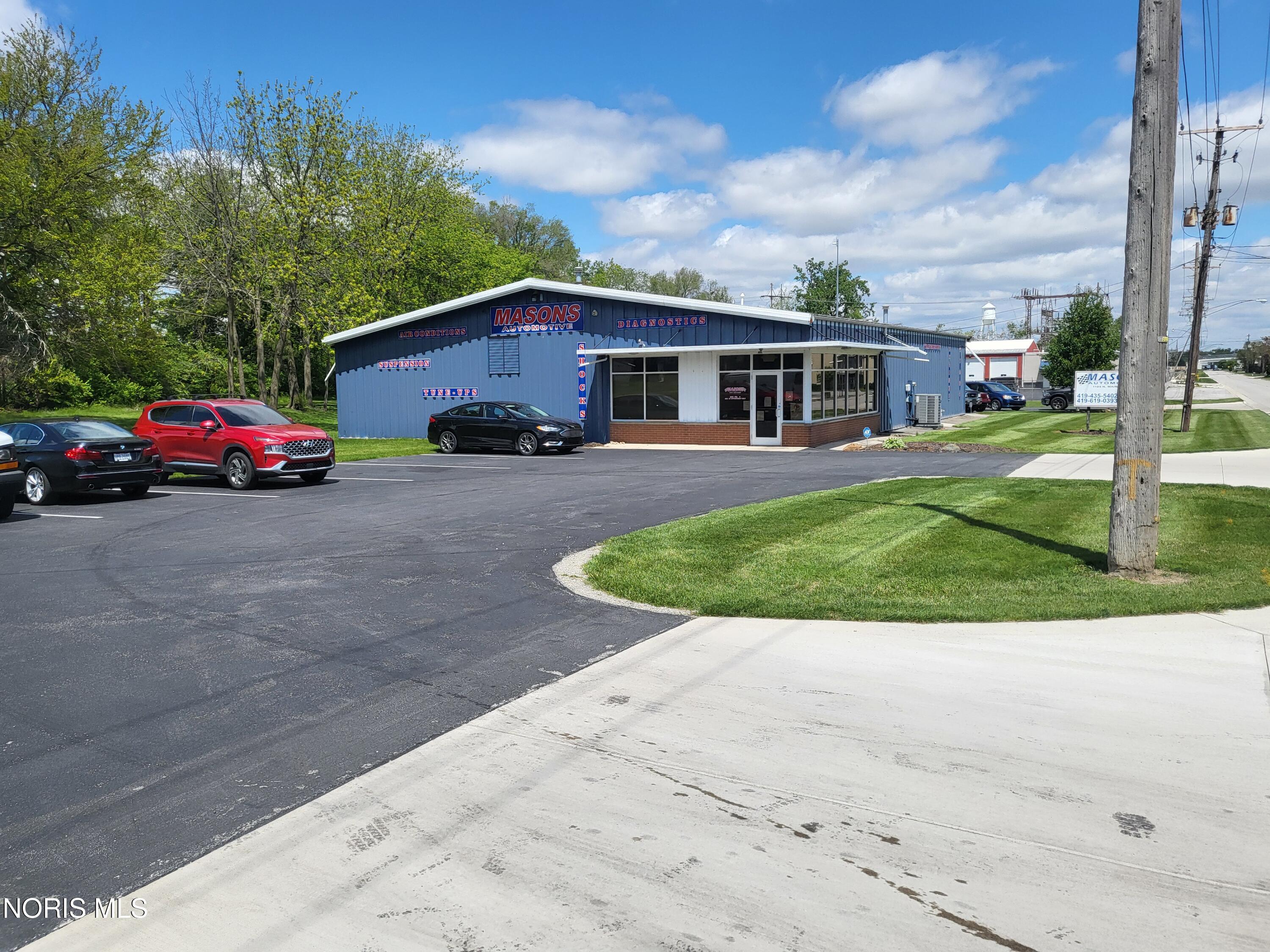 1105 N Main St, Fostoria, OH 44830