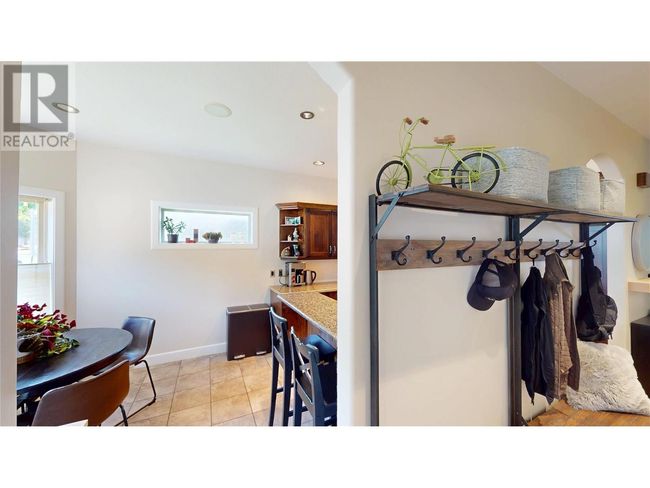 1569 Mount Fisher Cres, House other with 5 bedrooms, 3 bathrooms and 3 parking in Cranbrook BC | Image 4