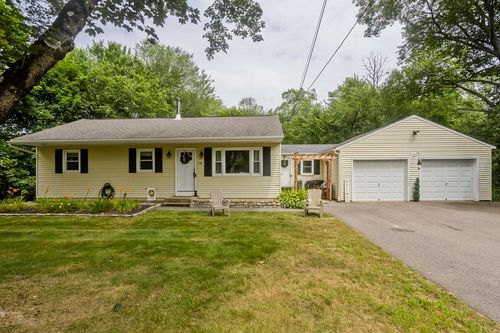 124 North St, Grafton, MA, 01519-1209 | Card Image