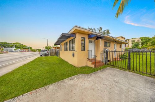 227 Nw 17th Ave, Miami, FL, 33125-4617 | Card Image