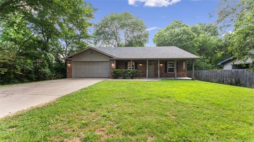 1135 N Vista Pl, Fayetteville, AR, 72703-1351 | Card Image