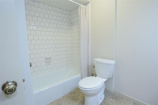 Guest Bathroom | Image 13