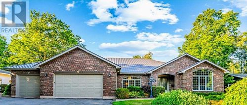 {{alt}} | Card Image