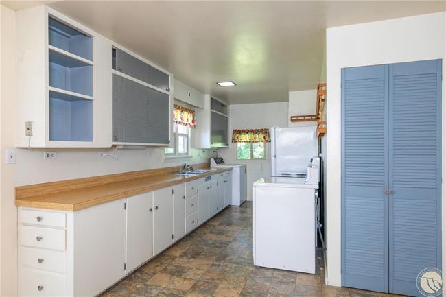 203 W 1 St Ave N, House other with 3 bedrooms, 1 bathrooms and null parking in Columbus MT | Image 8