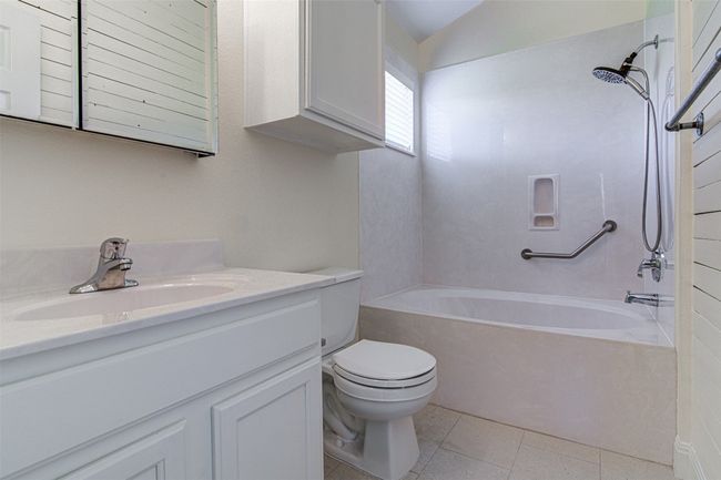 APT-201 - 1481 E Old Settlers Blvd, Condo with 2 bedrooms, 2 bathrooms and 1 parking in Round Rock TX | Image 19
