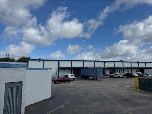 7166-6910 Nw 12th St, Miami, FL, 33126 | Card Image