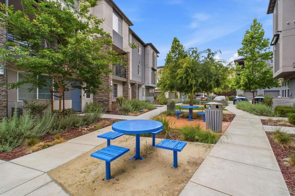 Residential in Hayward 4