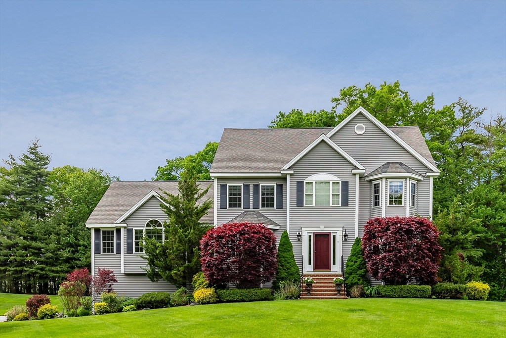 Linda Ln, Salisbury, MA 01952