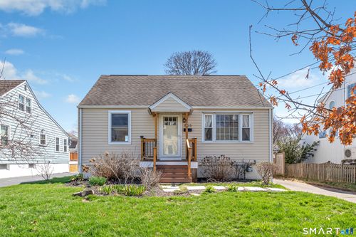 855 Riverside Dr, Fairfield, CT, 06824-6936 | Card Image