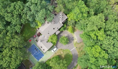 142 Seventy Acre Rd, Redding, CT, 06896-2706 | Card Image