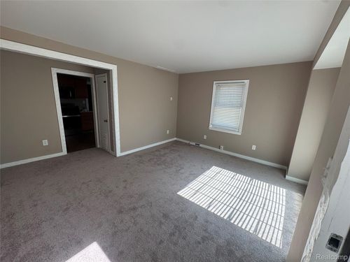 26122 Beverly Rd, Taylor, MI, 48180-1108 | Card Image