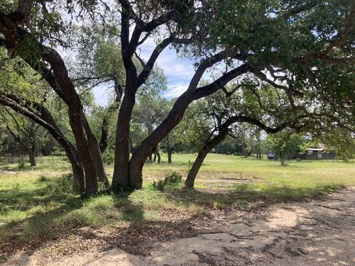 1050 Harmon Hills Rd, Dripping Springs, TX, 78620-3642 | Card Image