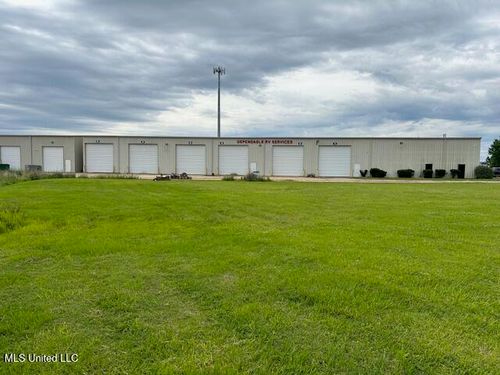 142 Enterprise Dr, Gluckstadt, MS, 39110-8701 | Card Image