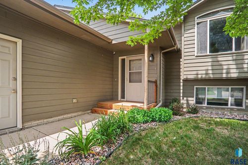 7404 W 66th St Street, Sioux Falls, SD, 57106 | Card Image