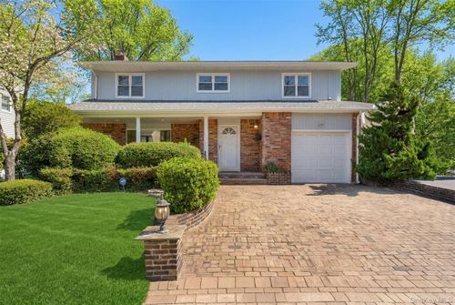 8 Cathy Ln, Great Neck, NY, 11024-1703 | Card Image