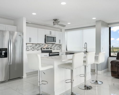 806-1500 Presidential Way, West Palm Beach, FL, 33401-1817 | Card Image